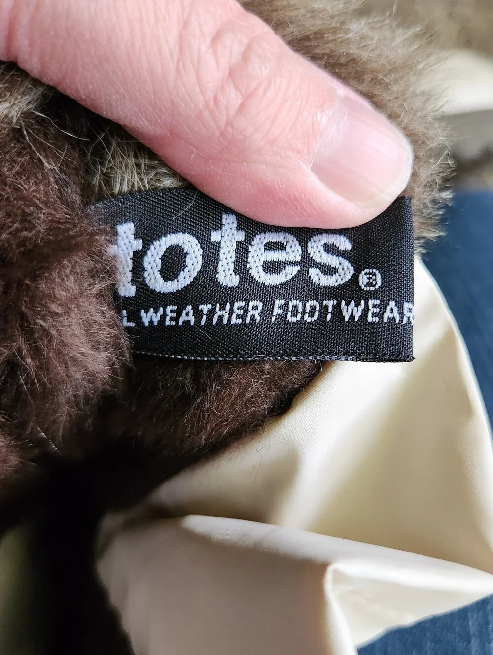 Totes Tracey III Women's Snow Boots Size 8M Double Buckle Zip Faux Fur Lining